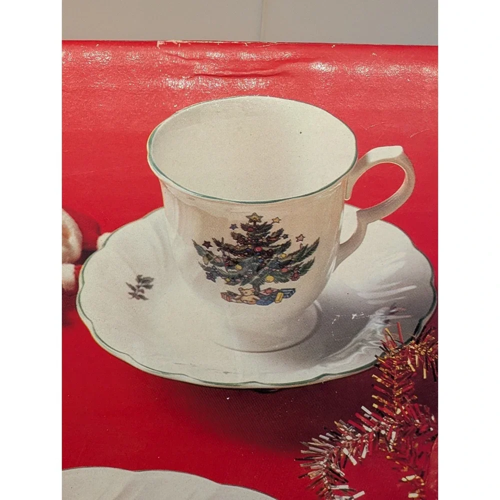 Vintage Nikko Christmas‎ Dinner Set: 4Plates, 4Teacups & Saucers, In Orig Box